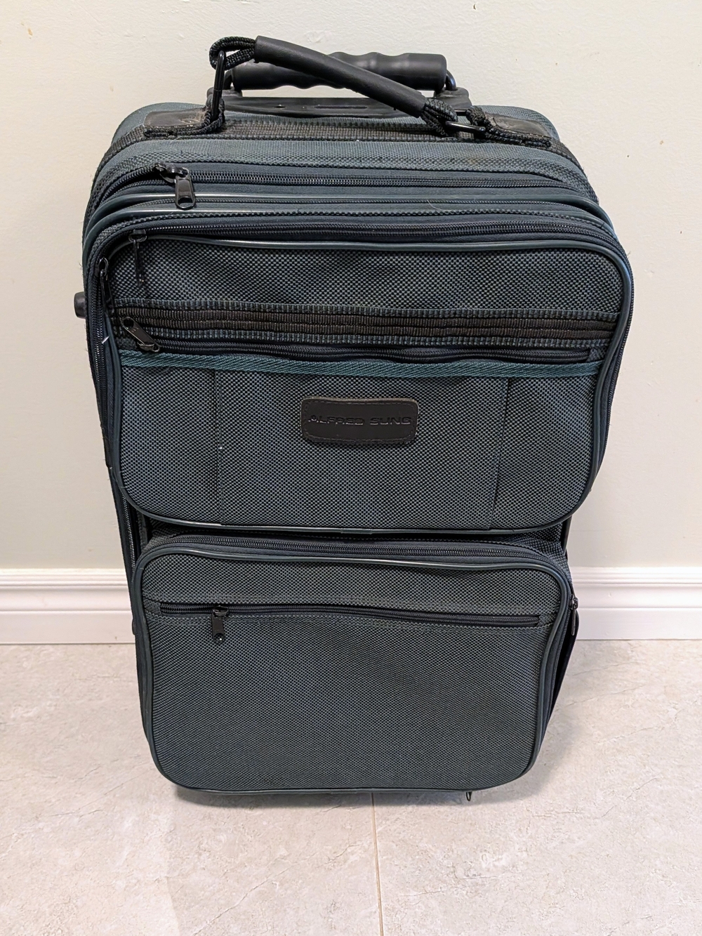 Alfred Sung Rolling Suitcase Luggage